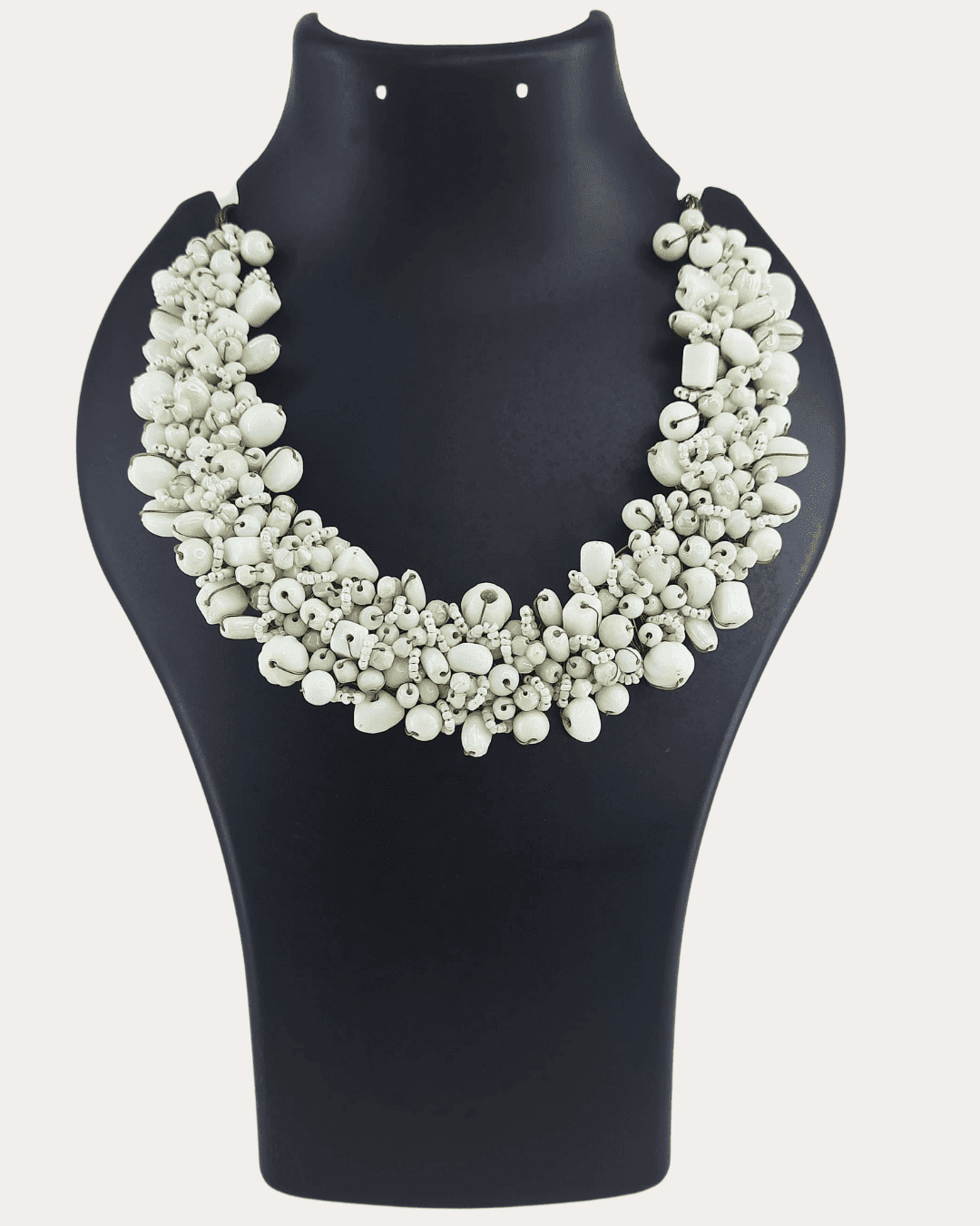 White Fashionable Gemstone Handmade Jewellery, Gemstone Necklace