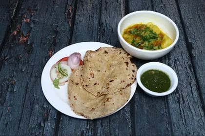 4 Roti With Aloo Tamatar
