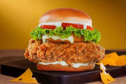 Cheese Blast Homestyle Chicken Burger