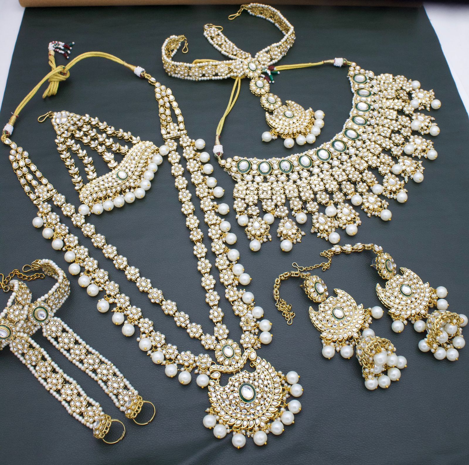 White Heavy Kundan Bridal Jewellery Set
