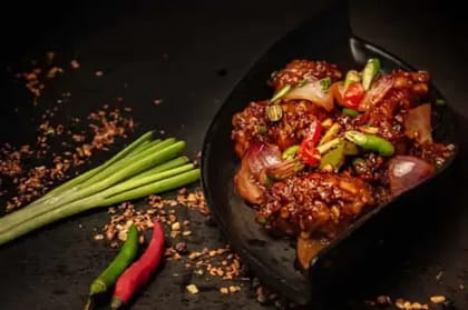 Chicken Chilli Dry [8 Pieces]