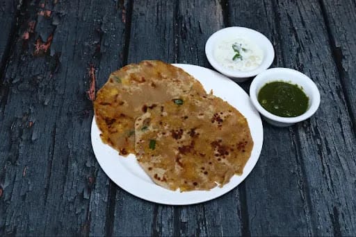 Paneer Paratha With Raita