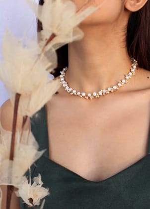Zamona Pearl Choker Necklace-White