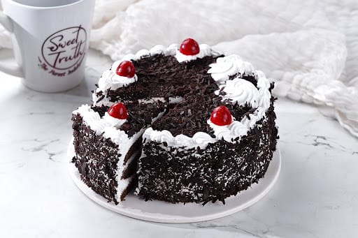 Black Forest Cake (Half Kg) (Eggless)
