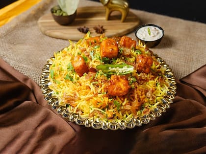 Lazeez Bhuna Paneer Biryani (Serves 1)