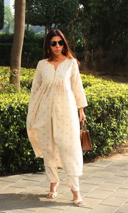 Cotton Linen Blend Off-White Pleated Kurta & Pants-XXS