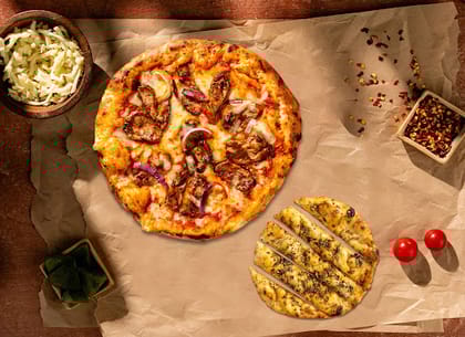 Pepper Barbeque Chicken Pizza (Naples 4 Slice) + Garlic Bread
