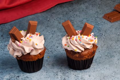 Kitkat cupcake