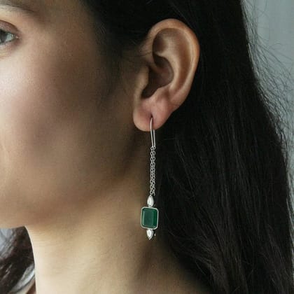 SILVER GREEN SUI DHAGA EARRING