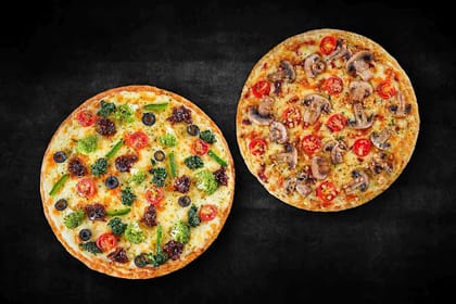 2 Medium Veg Pizza