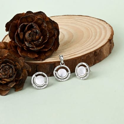 Radiant Circle Zirconia Pendant Set-Silver