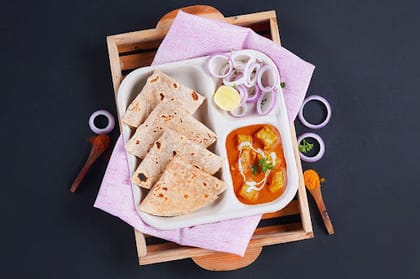 Paneer Makhmali & Chapati Lunchbox