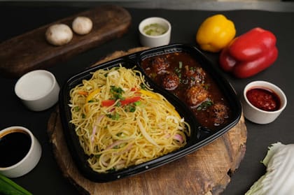 Paneer In Schezwan Sauce With Veg Hakka Noodles/Veg Fried Rice