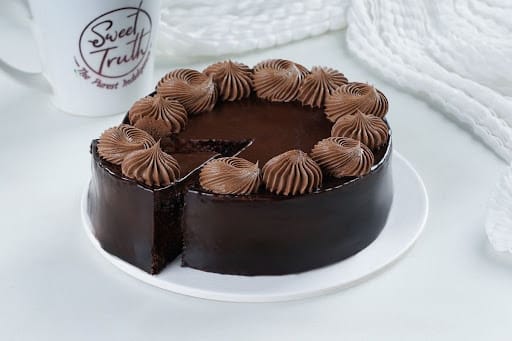 Chocolate Mousse Cake (Half Kg) (Eggless)