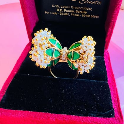 moti ring-green