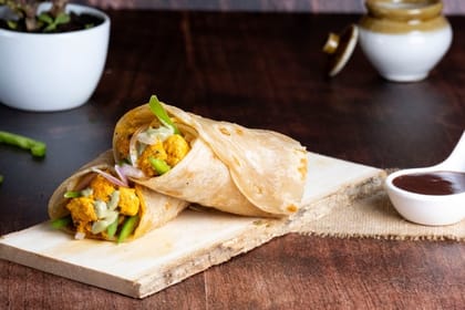 Paneer tikka roll