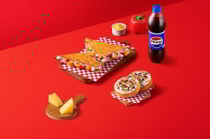 Melts Meal For 1 With Exotica Veggie Garlic Bread 2Pcs & 1 Dip-Non Veg