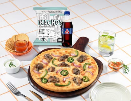 Chicken Heatwave Pizza [7" Regular] + Nachos + Thums Up