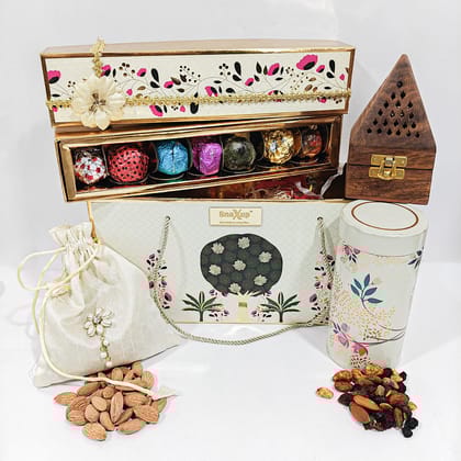 SnaXup Golden Artistry Pack Hamper Box