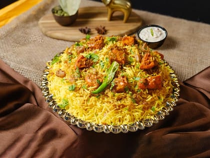 Lucknowi Chicken Dum Biryani (Boneless, Serves 1)