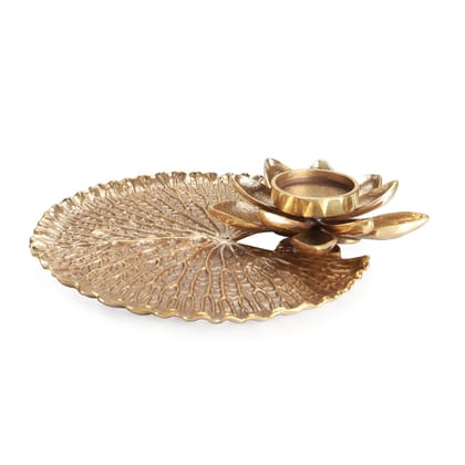 Water Lilly Tea Light - 7.5x7"-7.5 Inches x 7 Inches x 1.5 Inches / Golden / Brass