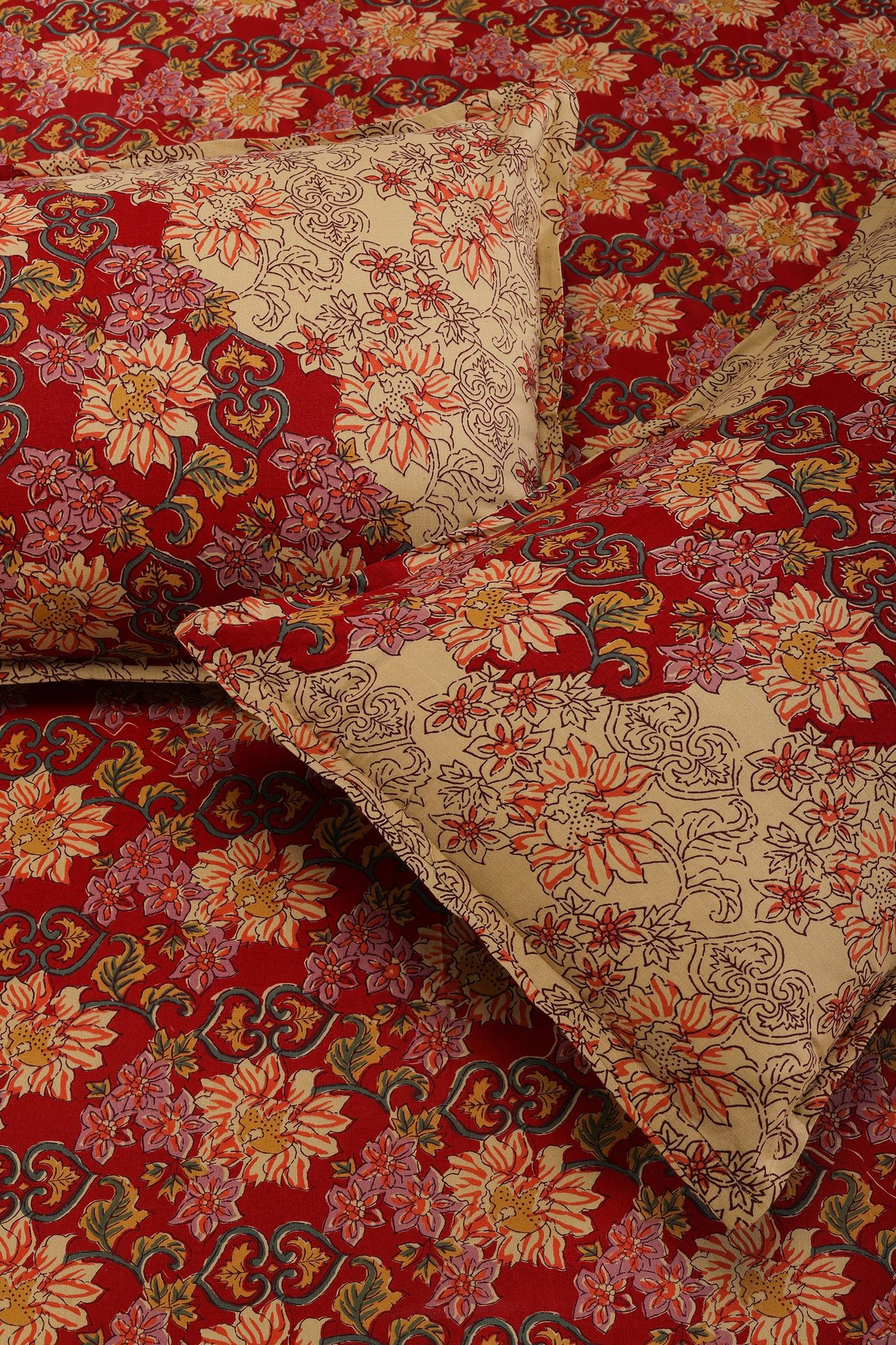 Zara Sunflower Red Cotton  Bedsheet-Double: 104 x 104 in / Red / Red