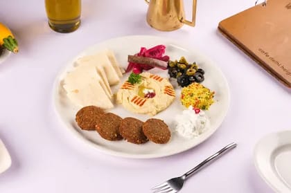 Le Mezze Labanese Platter
