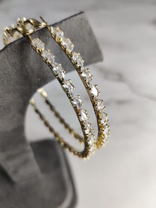 Lily Hoops, Gold