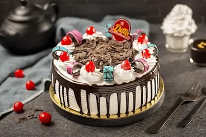 Black Forest Cake[1/2 Kg]