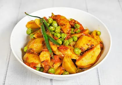 Aloo Matar Sabzi Dry [500 Ml]