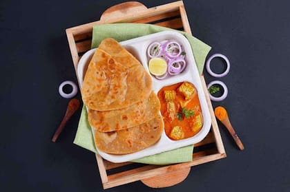 Paneer Makhani And Paratha Meal