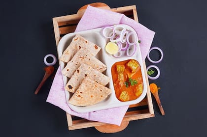 Paneer Makhani & Chapati Lunchbox