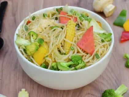 Veg Hakka Noodles