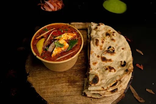 Kadhai Paneer With Butter Tandoori Roti / Butter Naan