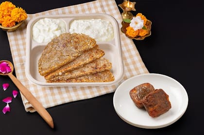 Sabudana Paratha Curd Meal With Kuttu Paneer Pakoda