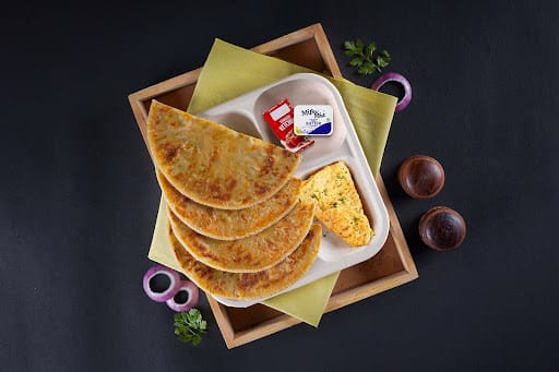 Gobi Paratha With Double Omelette Combo