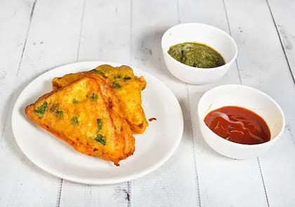 Aloo Bread Pakoda [2 Pieces]