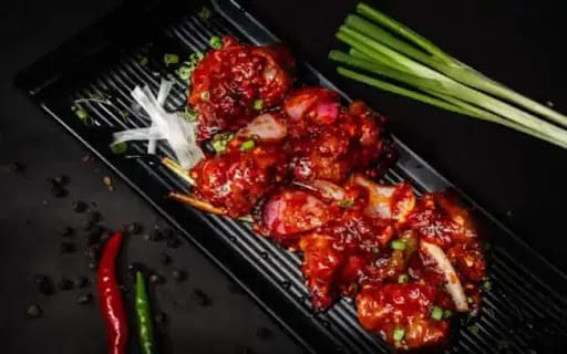 Chilli Garlic Fish [8 Pcs]