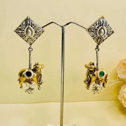 Pink Nandi Earring-White