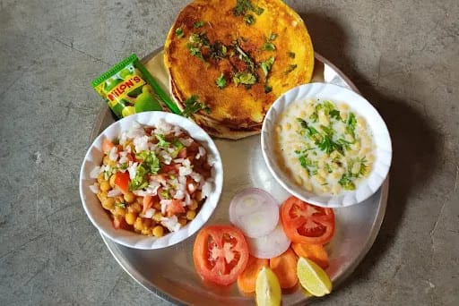2 Masala Kulche With Chole