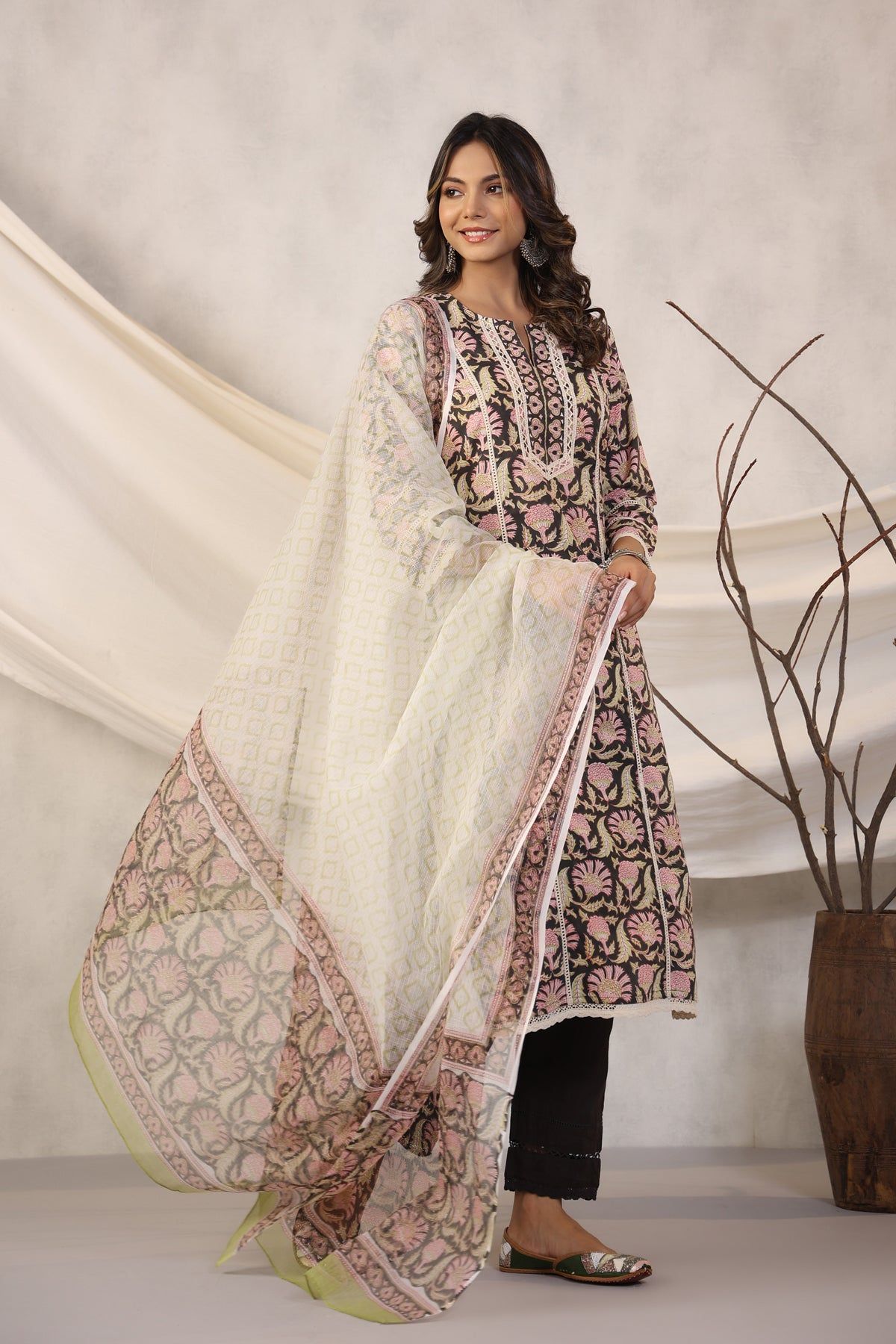 Firdous Sehra Block Printed Kota Dupatta-112 X 250 CM / Black / Green / Black