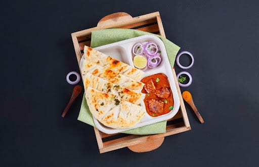 Chicken Tikka Masala And Kulcha Lunchbox