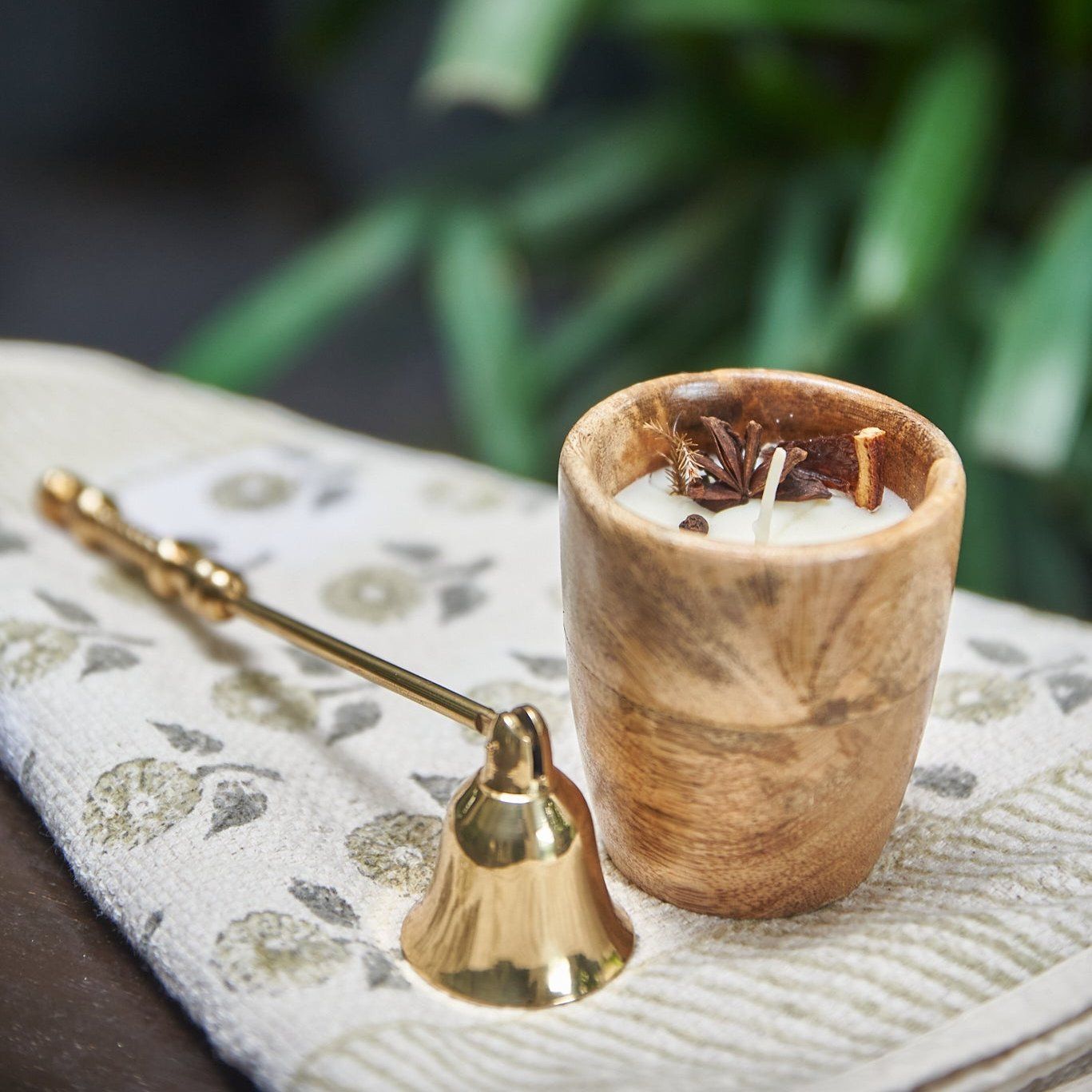 Satmya Candle: Wooden Jar Soy Wax Candle