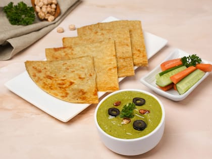 Pesto Hummus With Pita Bread