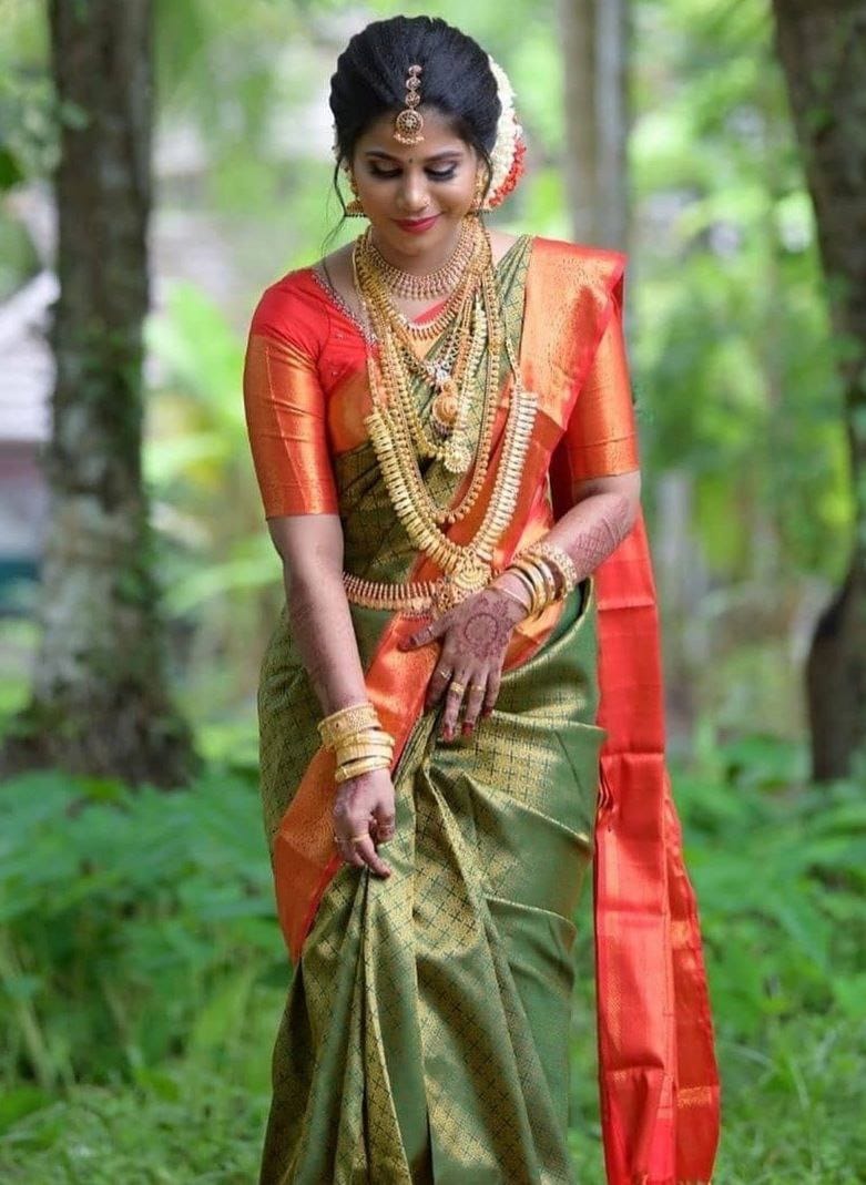 GREENBanarasi  zari  woven SOFT LICHI SILK SAREESAREE