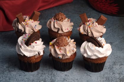 Assorted premium cupcakes - pack of 6