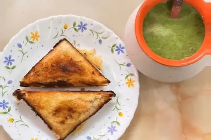 Special Chana Dal Toast [2 Pieces]