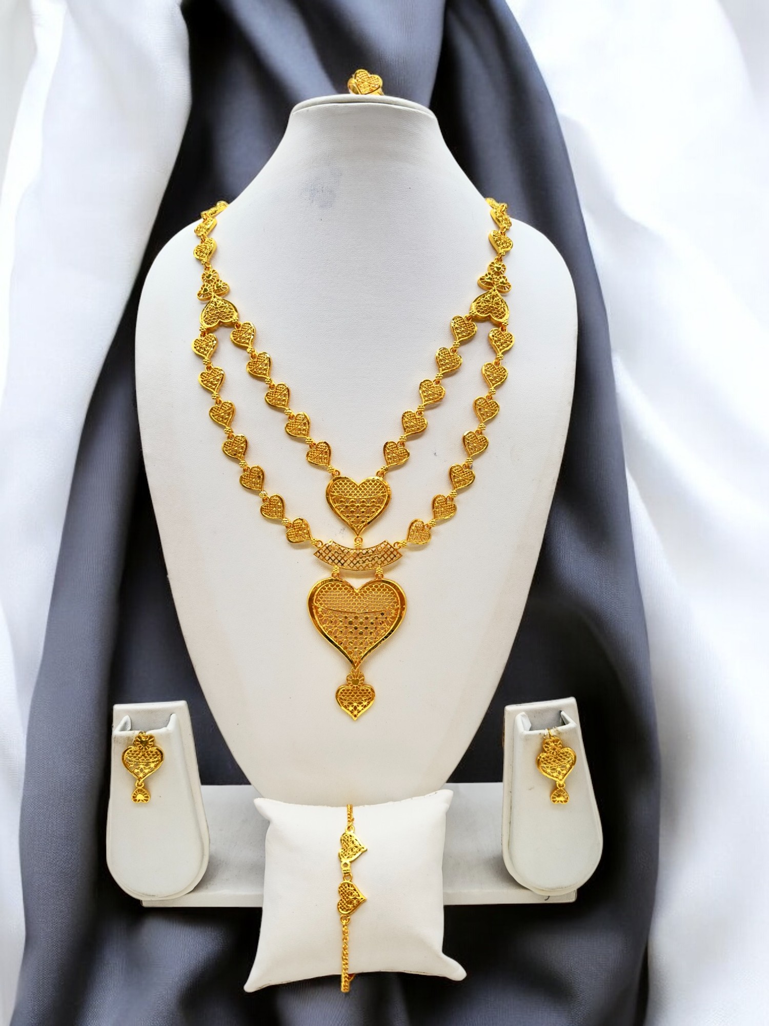 Gold Luxe Necklace Set - Amit Chauhan And Sons