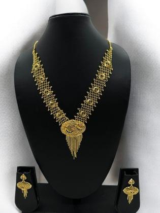 Gold Luxe Necklace Set - Amit Chauhan And Sons