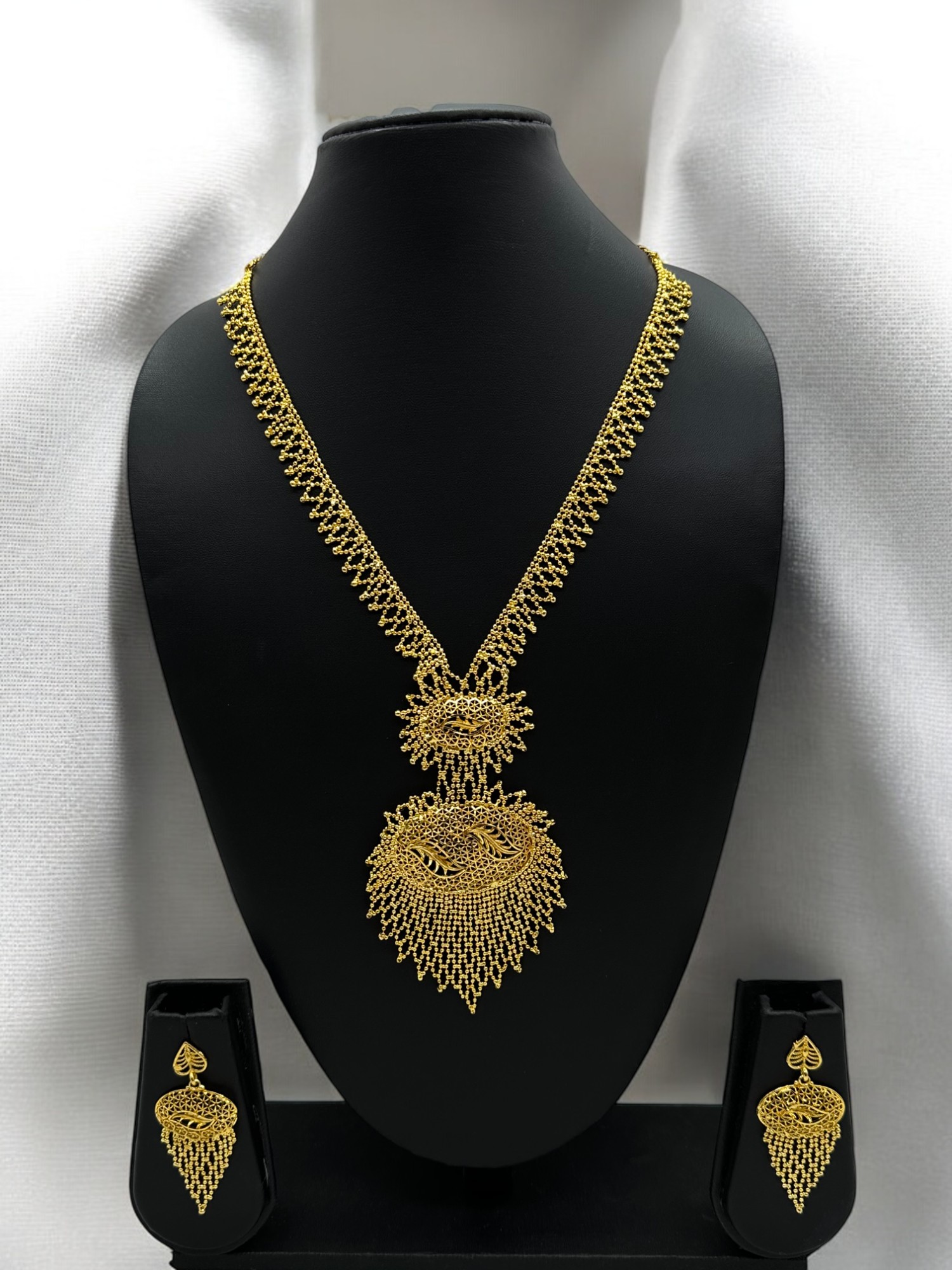 Gold Luxe Necklace Set - Amit Chauhan And Sons